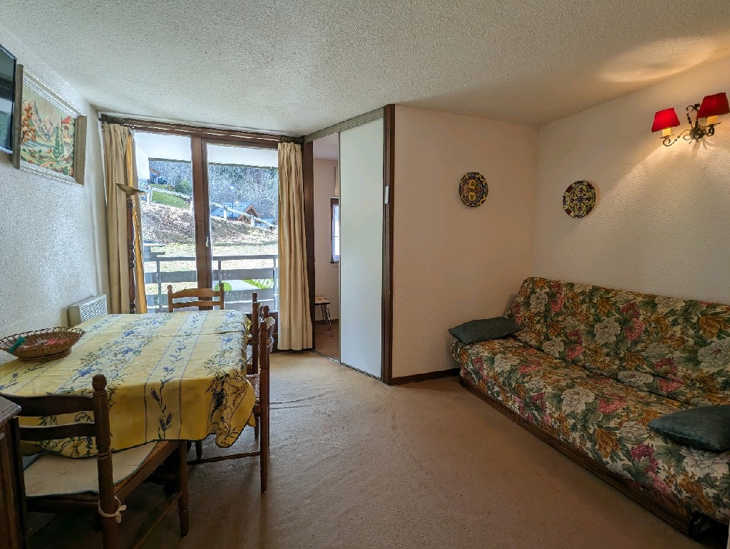 Appartement - MORILLON LES ESSERTS